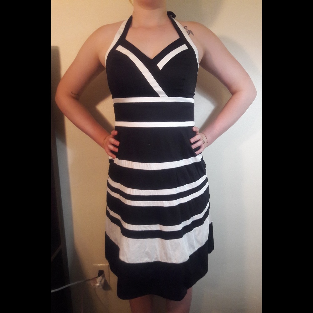 HP!🌌3/$20 WHBM Halter Sundress